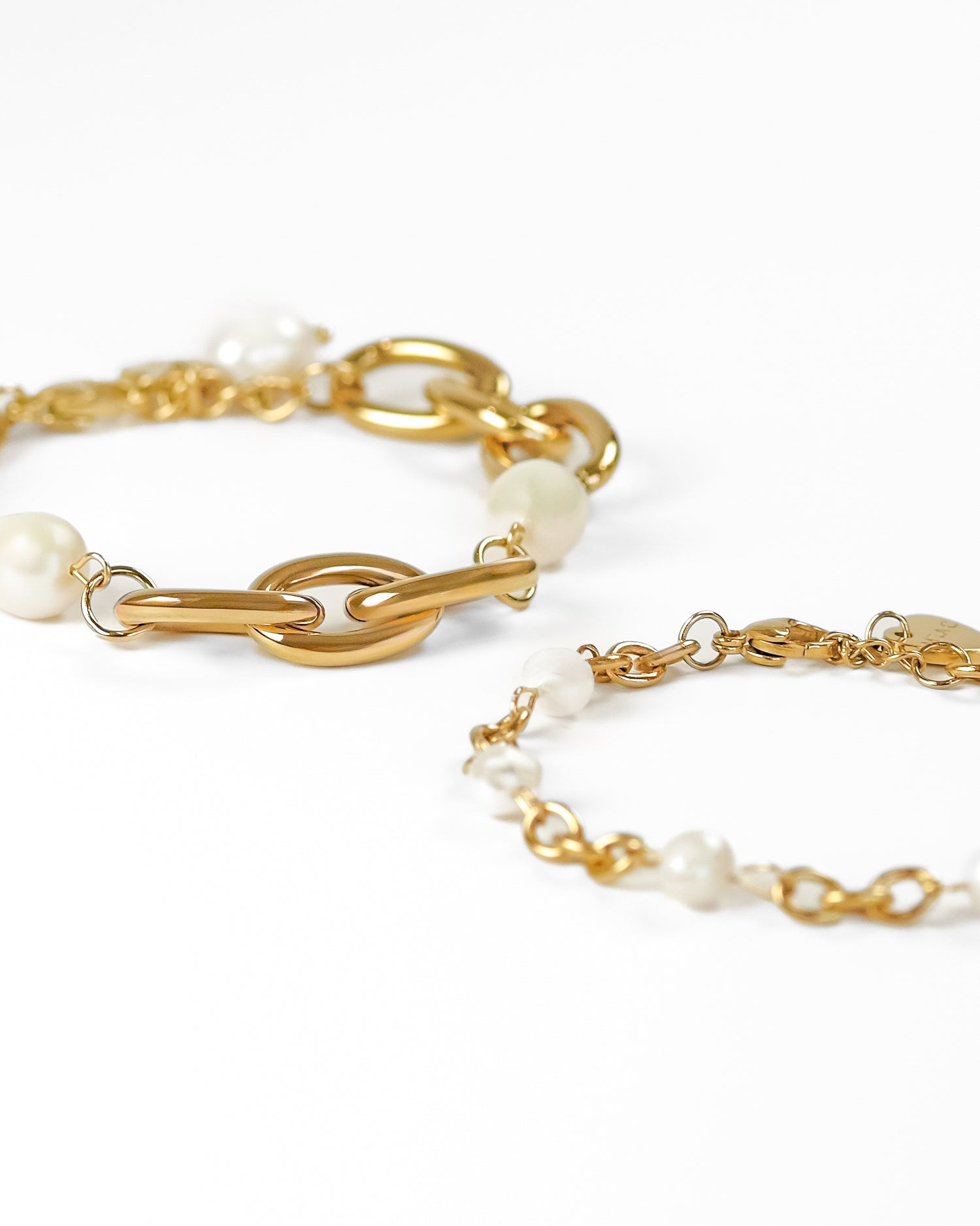 Cassie Oval Link Pearl Bracelets